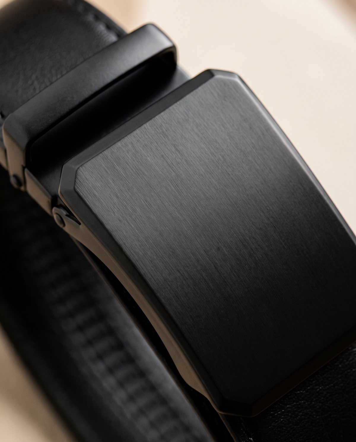 Close up of the matte automatic buckle